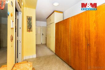 Nabízíme k prodeji prostorný byt 3+1 o výměře 83 m² ve 2. pa