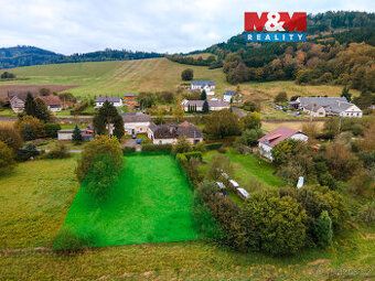 Komerční pozemek 900 m se základovou deskou a projektem u si
