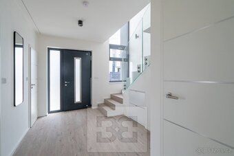 Ev.č. N09415 Nabízíme k pronájmu moderní rodinný dům v klidn