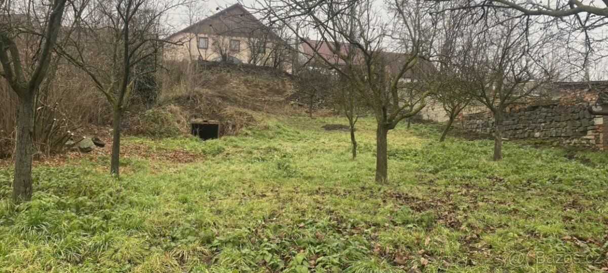 Dobrý den, nabízím k pronájmu pozemek o výměře cca 1200 m2 v