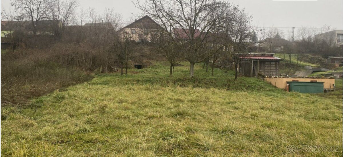 Dobrý den, nabízím k pronájmu pozemek o výměře cca 1200 m2 v