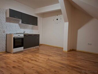 Pronajmu byt 1+kk 32,6m² v Bojkovicích. Byt je vybaven kuchy