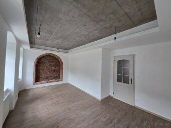 Nabízím k prodeji moderní apartmány 2kk na náměstí v Jáchymo