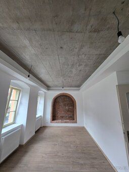 Nabízím k prodeji moderní apartmány 2kk na náměstí v Jáchymo