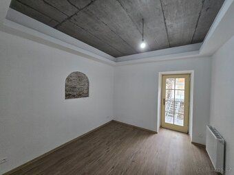 Nabízím k prodeji moderní apartmány 2kk na náměstí v Jáchymo