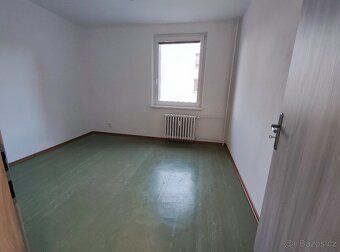 Pronajmu dlouhodobě byt 3+1 s balkónem ve Smiřicích.
Byt je 