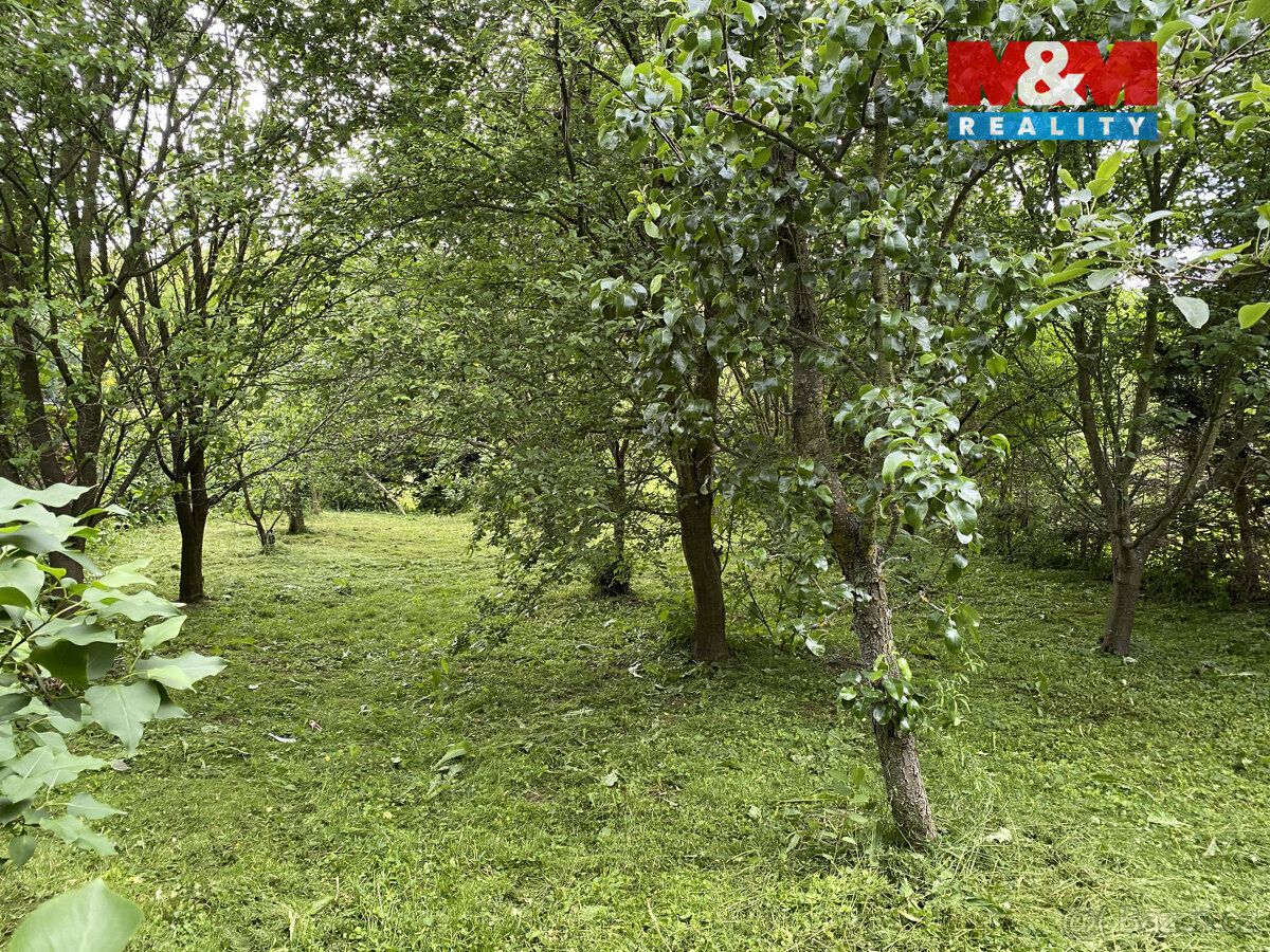 Nabízíme k prodeji pozemek 718m2 doposud využíván jako zahra