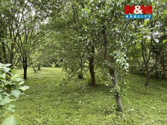 Nabízíme k prodeji pozemek 718m2 doposud využíván jako zahra