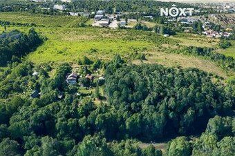 Prodám ½ podílu orné půdy s investičním potenciálem. Vysoká 