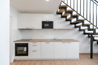 Nabízím k pronájmu světlý byt o dispozici 58 m² v klidné lok