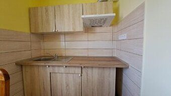 Nabízím k pronájmu světlý byt o dispozici 58 m² v klidné lok
