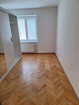 Nabízím k pronájmu světlý byt o dispozici 58 m² v klidné lok