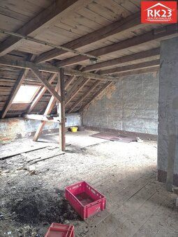 Ev.č. 02133 Nabízíme k prodeji prostorný rodinný dům o celko