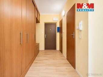 Nabízíme k prodeji prostorný byt o dispozici 3+1 a užitné pl