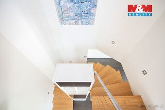 Hledáte prostorné rodinné bydlení s dostatkem soukromí a vel