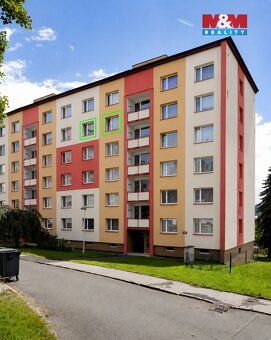 Prodej prostorného bytu 2+1 v klidné části Děčína VI‑Letná. 