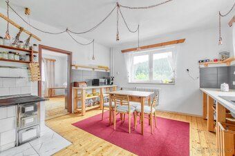 Rodinný dům o dispozici 5+1 s pozemkem o velikosti 1.005 m² 