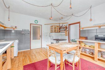Rodinný dům o dispozici 5+1 s pozemkem o velikosti 1.005 m² 