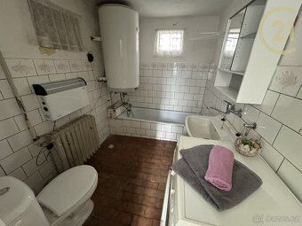 Nabízíme vám rodinný dům o dispozici 5+1 v obci Vrchoslavice