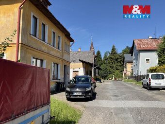 Nabízíme k pronájmu zrekonstruovaný byt v cihlovém domě, v k