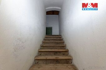 Nabízíme k prodeji jedinečnou chalupu v malebném údolí Kobyl
