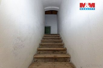 Nabízíme k prodeji jedinečný rodinný dům v malebném údolí Ko