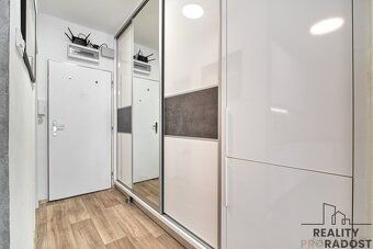 Pronájem moderního bytu s lodžií a klimatizací o dispozici 1