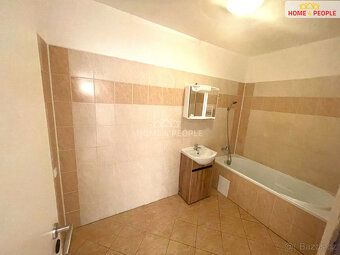 V celkové ceně jsou obsaženy služby a poplatky (vytápění, sp