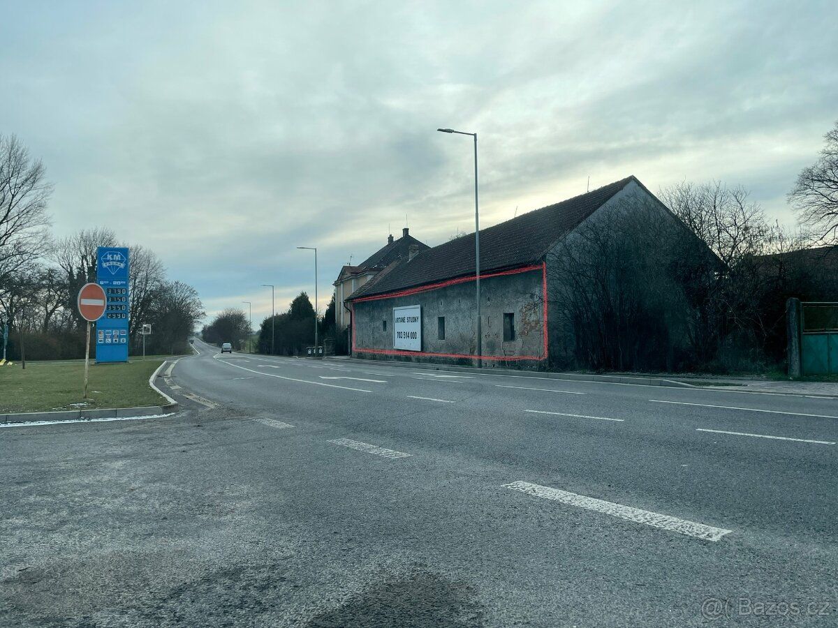 Pronajmu reklamní plochu v ulici Mělnická v obci Bezno. Jedn