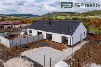 NA PRODEJ ½ rodinného domu o zastavěné ploše 246m² dle KN, v
