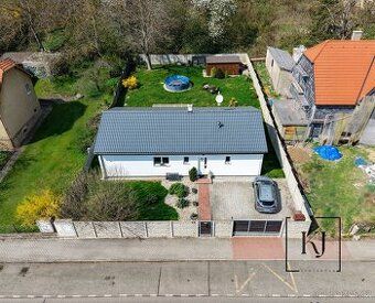 NA PRODEJ ½ rodinného domu o zastavěné ploše 246m² dle KN, v