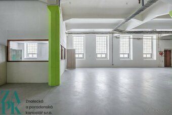 Ev.č. 01172 Nabízíme k pronájmu sklady v uzavřeném areálu. V