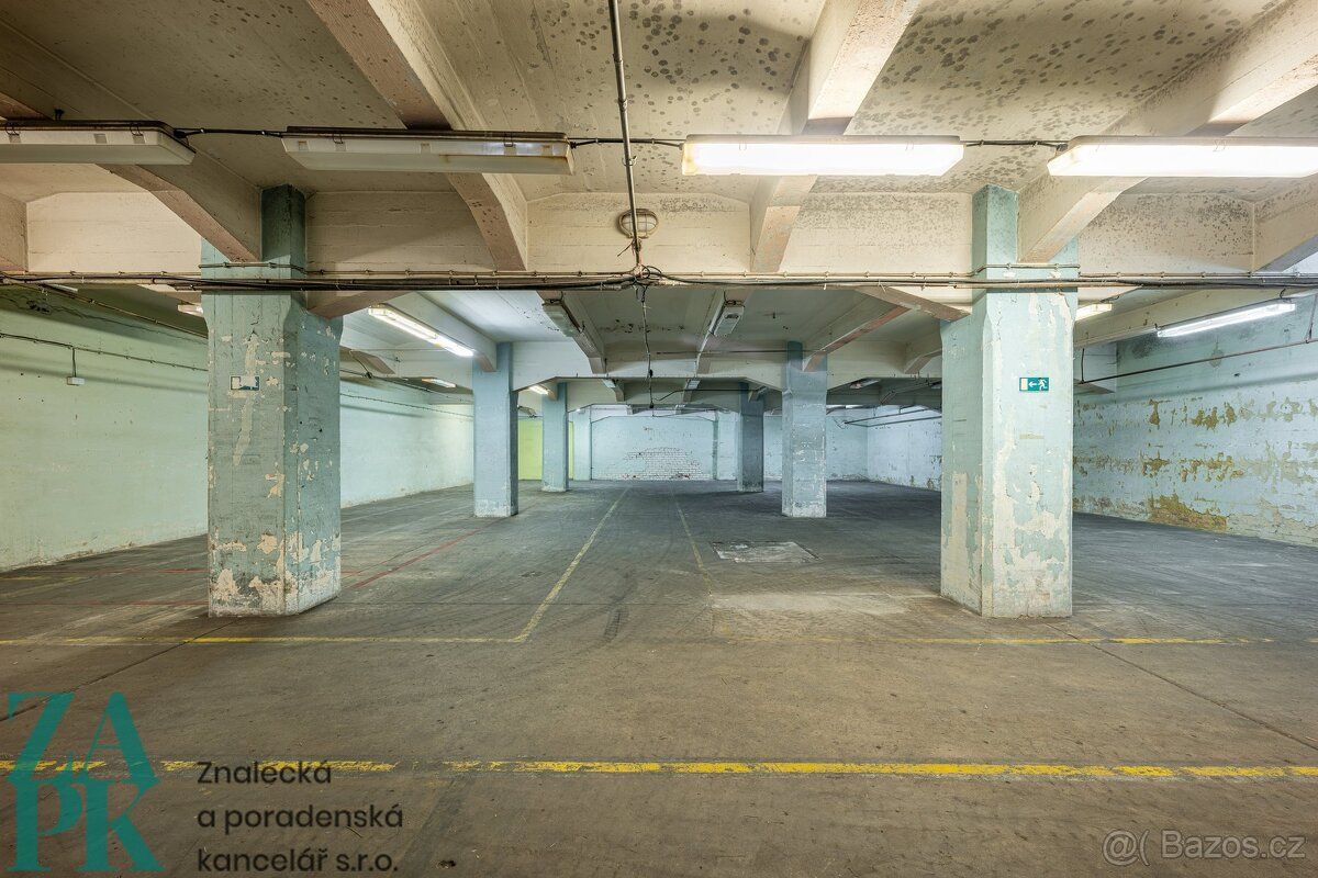 Ev.č. 01168 Nabízíme k pronájmu sklady v uzavřeném areálu. V