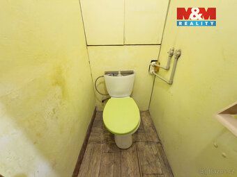 Nabízíme k prodeji byt 2+1 se zasklenou lodžií, v 1.patře a 