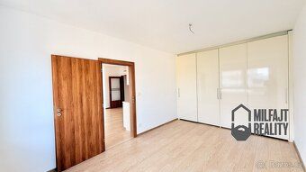 Ev.č. 06943 Prostorný byt 4+kk s lodžií, garážovým stáním a 
