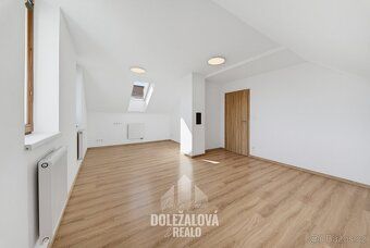 Ev.č. 00874 Prodej moderního rodinného domu 6+kk se sklepem 