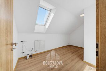 Ev.č. 00874 Prodej moderního rodinného domu 6+kk se sklepem 