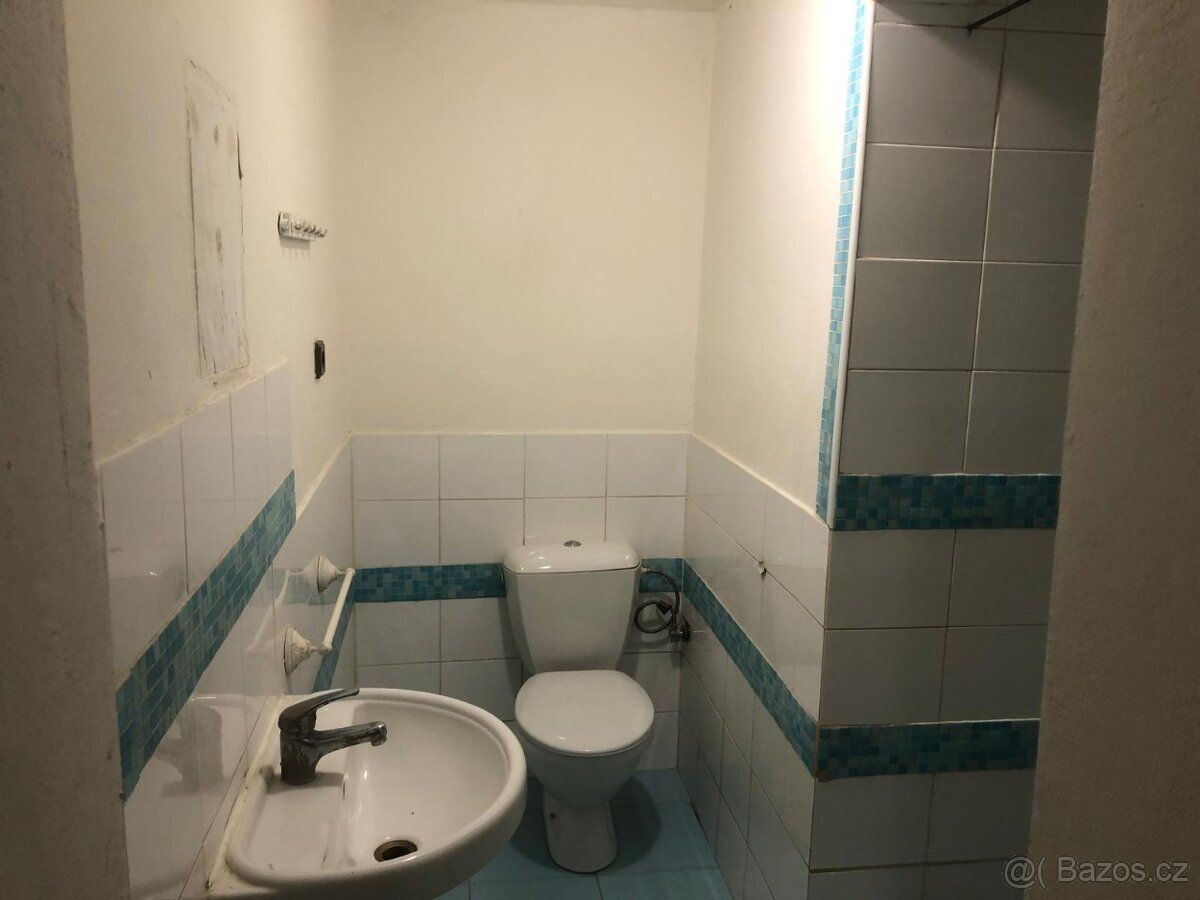 Nabízím k pronájmu byt 2+1 v Terezíně. Bytová jednotka má 2 