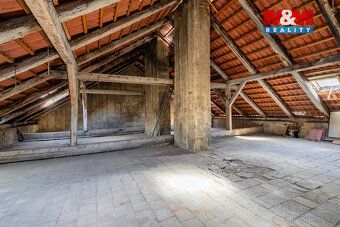 Výjimečná investiční příležitost – půdní prostor 126 m², Pra