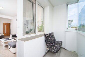 Nabízím Vám k prodeji byt 2+1 novou velkou zasklenou lodžií 