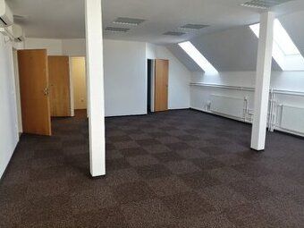 Kancelářské prostory o velikosti 20 m2 s balkonem i bez. Na 