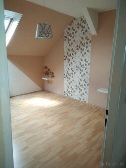 Pronájem bytu 3+1, 120 m2+ půda + terasa 55 m2, 1. nadzemní 