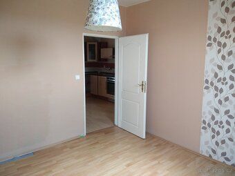 Pronájem bytu 3+1, 120 m2+ půda + terasa 55 m2, 1. nadzemní 