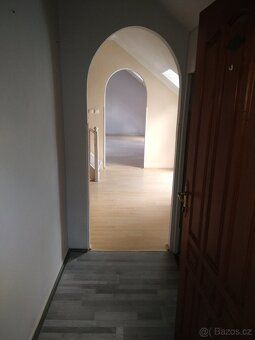 Pronájem bytu 3+1, 120 m2+ půda + terasa 55 m2, 1. nadzemní 