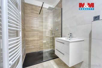 Nabízíme k pronájmu moderní byt o dispozici 2+kk a podlahové