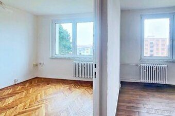 Pronajmu 2+1v Aši se zahrádkou Holý nájem 8 500,- Energie = 