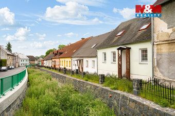 Nabízíme k prodeji útulný rodinný dům v klidné části města V
