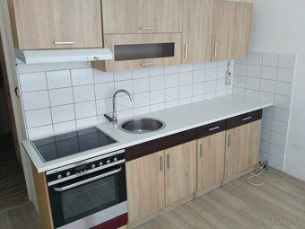 Pronajmu byt 1+1, 40 m2, byt je vybaven kuchyňskou linkou vč