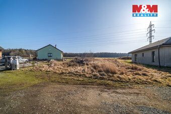 Nabízíme k prodeji stavební pozemek 806 m², v obci Kornatice