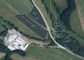 Prodám stavební pozemek 471 m² v obci Valdov u Nové Paky. Kl